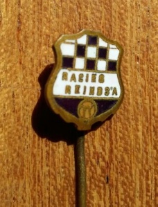 Alfiler con el escudo del Racing de Reinosa (imagen obtenida por Borja)